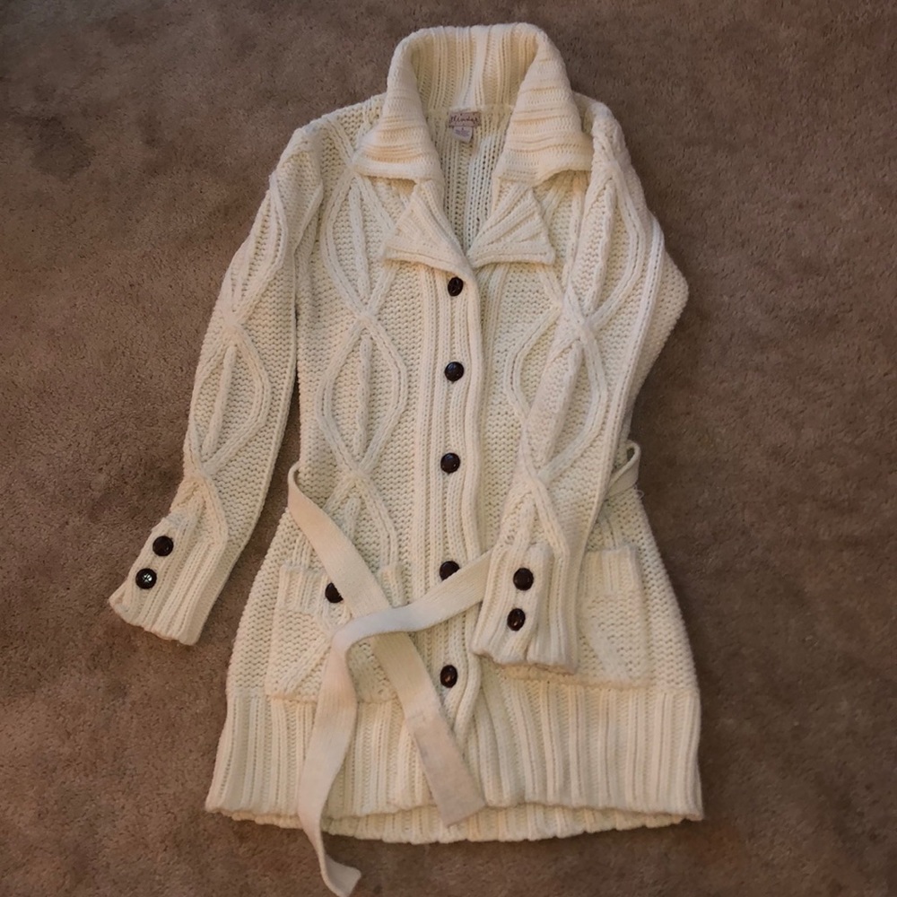Beautiful long knitted button up/tie jacket